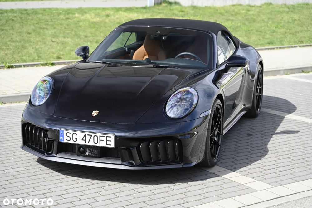 Porsche 911 Carrera 4 GTS - 2