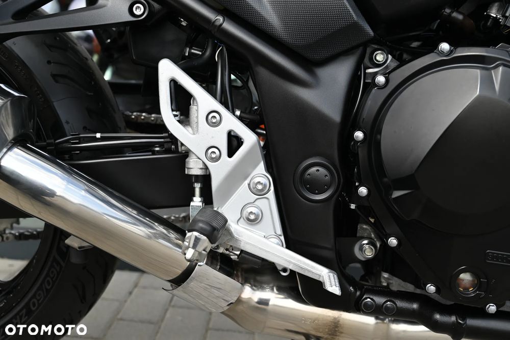 Suzuki Bandit - 25