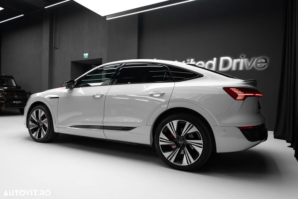 Audi Q8 Sportback e-tron - 6