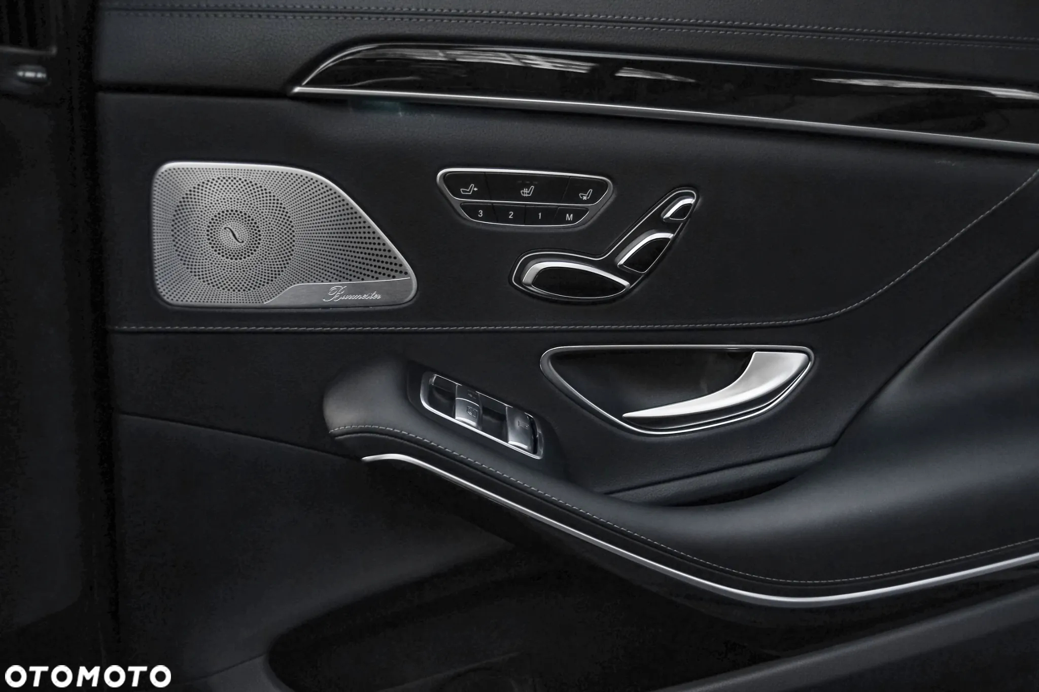 Mercedes-Benz Klasa S 560 4-Matic L 9G-TRONIC - 32