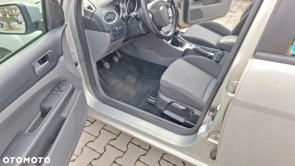 Ford Focus - 12