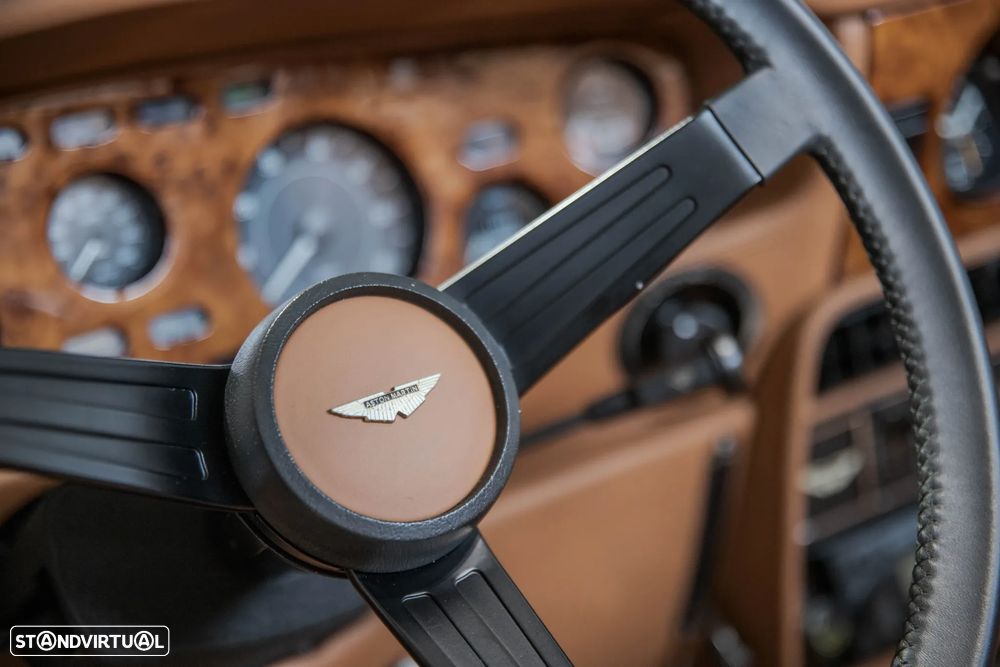 Aston Martin Volante - 32