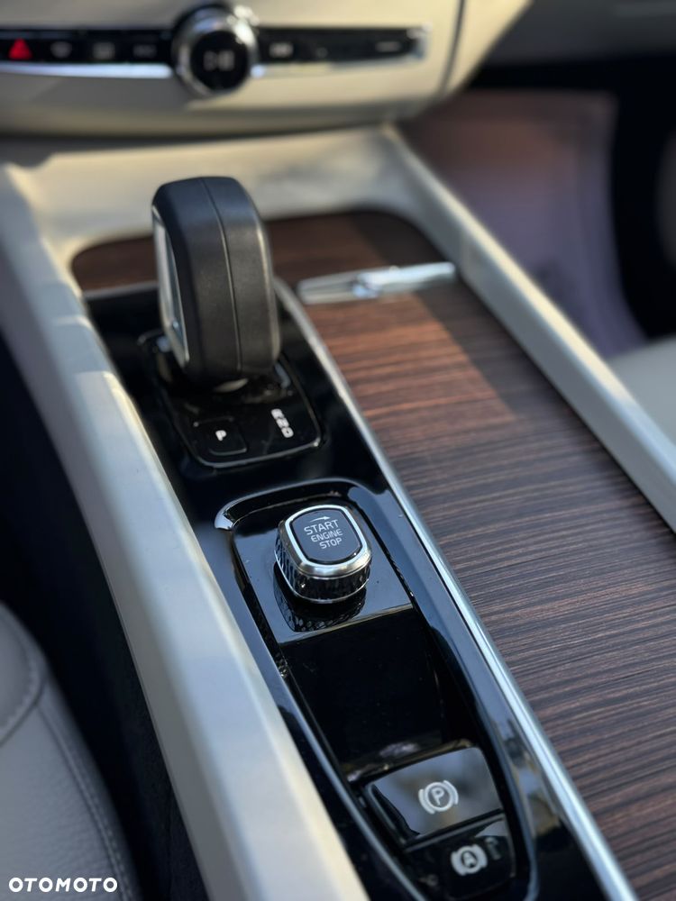 Volvo XC 60 - 25