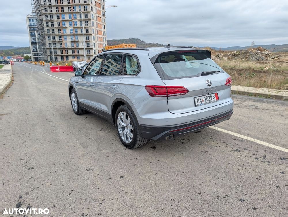 Volkswagen Touareg 3.0 V6 TDI 4Motion DPF Automatik Elegance - 4