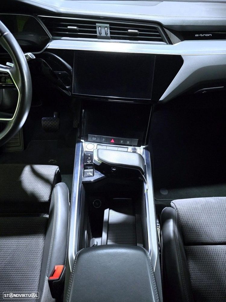 Audi e-tron 55 quattro S line - 22