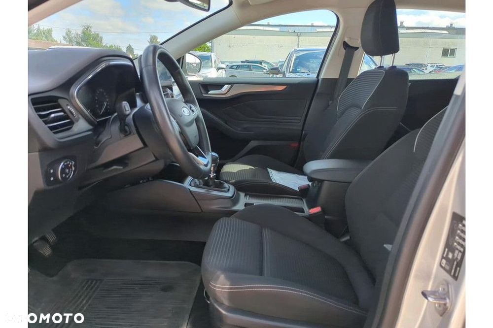 Ford Focus 1.0 EcoBoost Titanium - 5