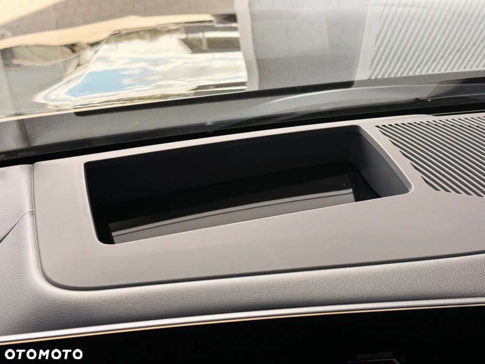 BMW Seria 5 520d xDrive - 24