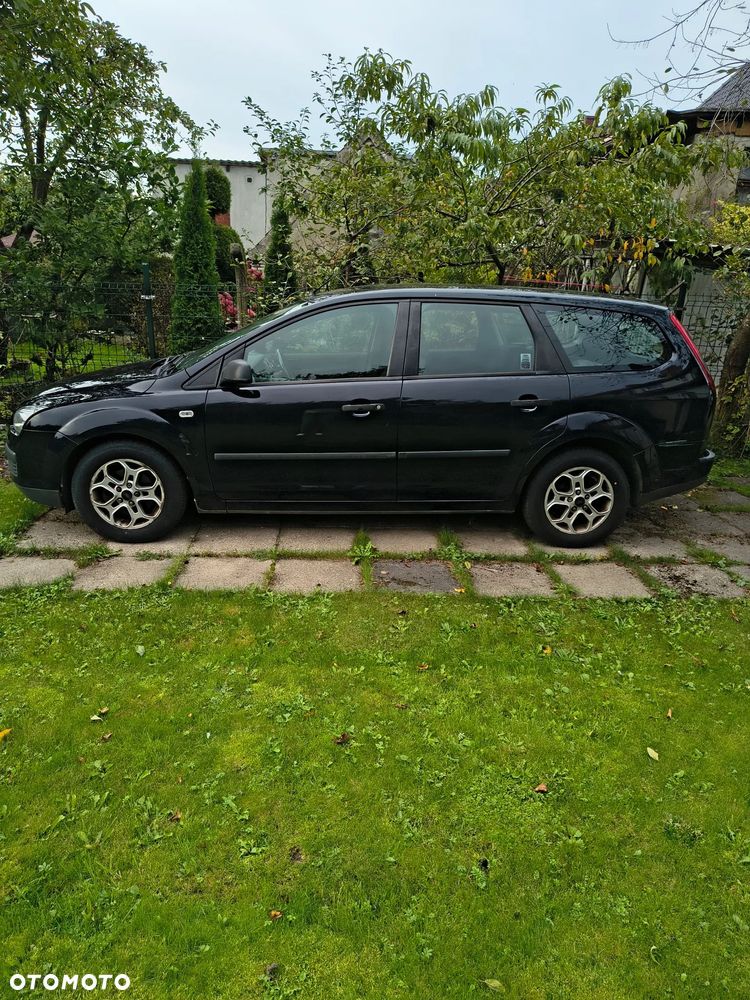 Ford Focus 1.6 Ambiente - 1