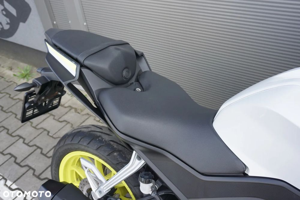 Yamaha YZF - 5