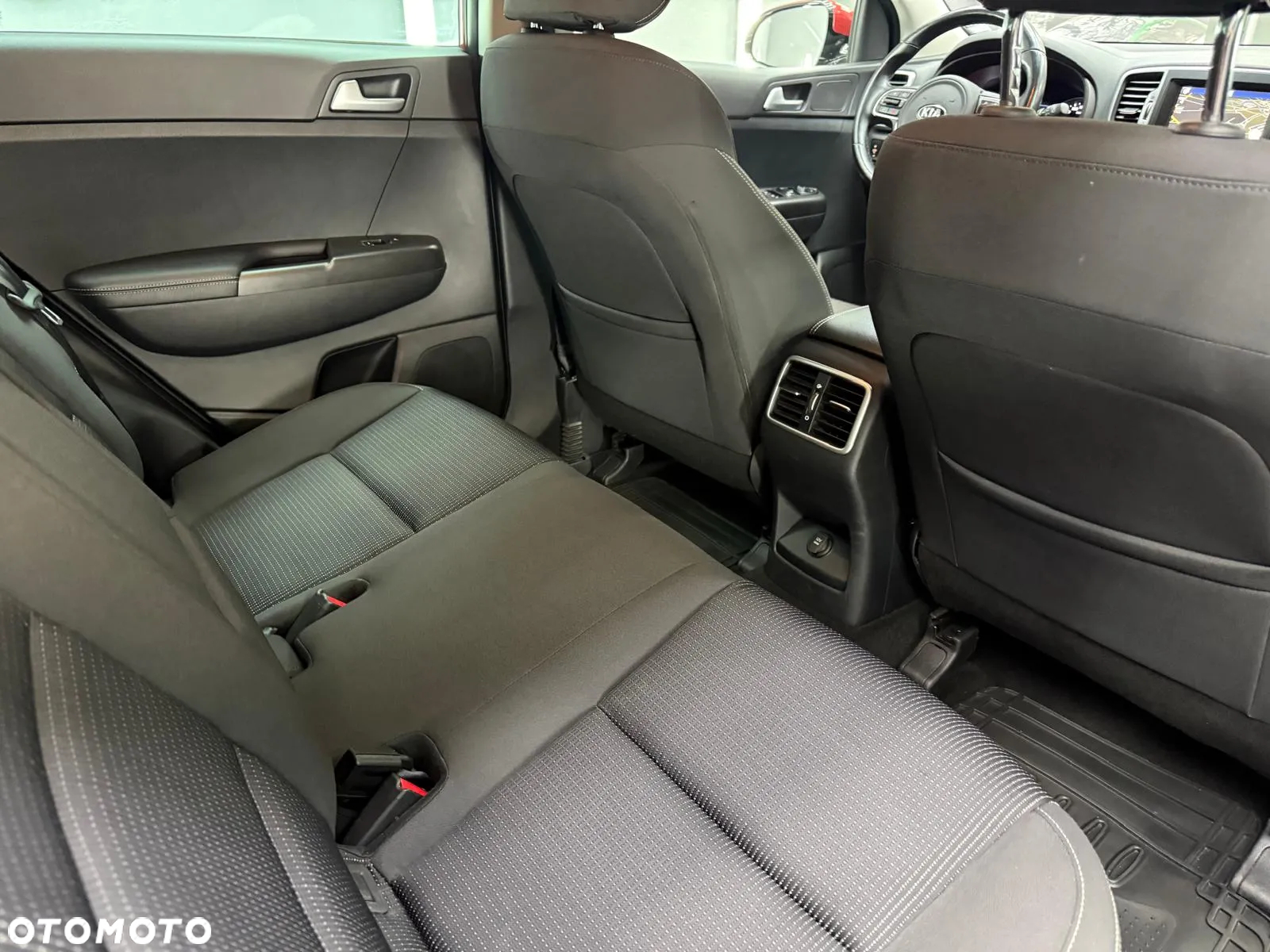 Kia Sportage 1.7 CRDI Business Line L 2WD - 28