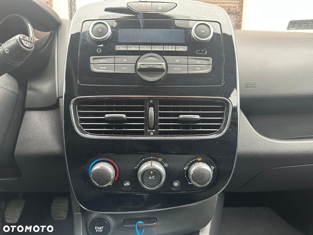 Renault Clio 1.2 16V Alize - 29