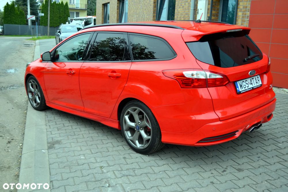Ford Focus 2.0 EcoBoost ST mit Leder-Exclusiv-Paket - 19