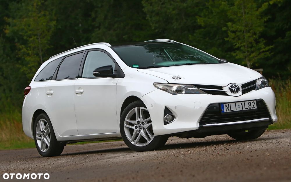 Toyota Auris 2.0 D-4D Premium - 2
