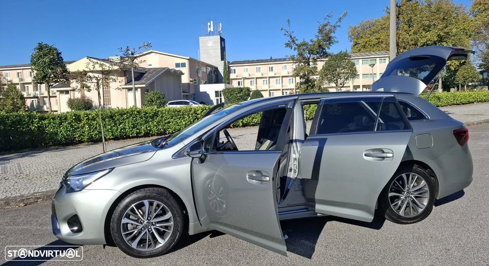 Toyota Avensis SW - 10
