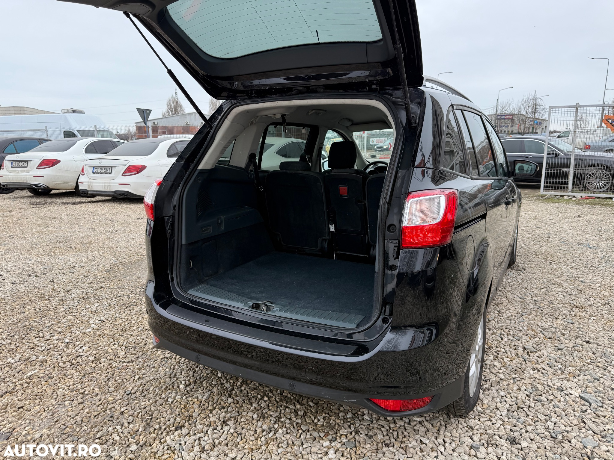 Ford Grand C-Max - 21