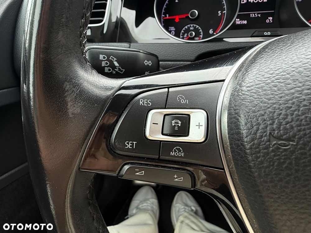 Volkswagen Golf - 14