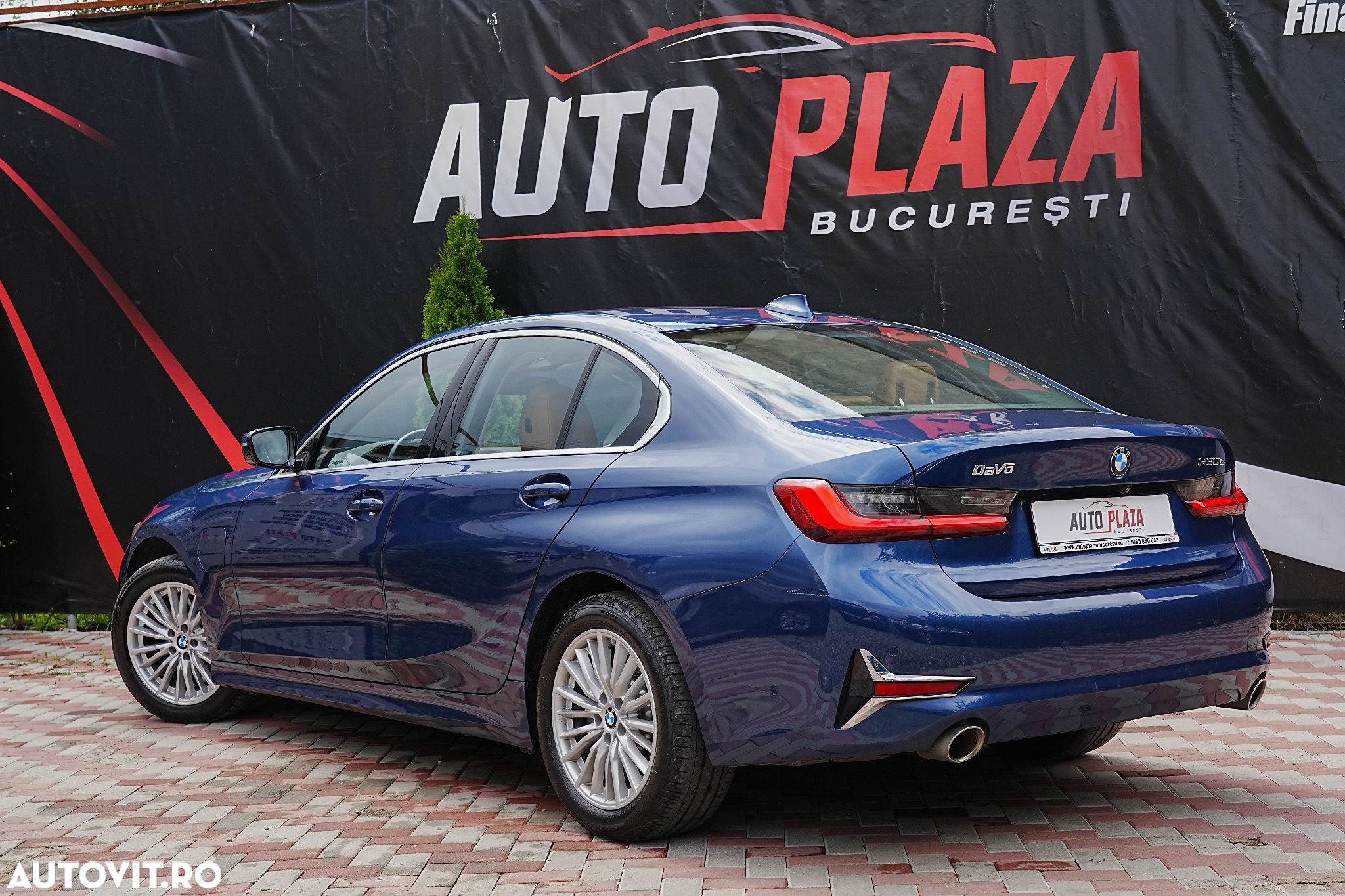 BMW Seria 3 330e Aut. Luxury Line - 9