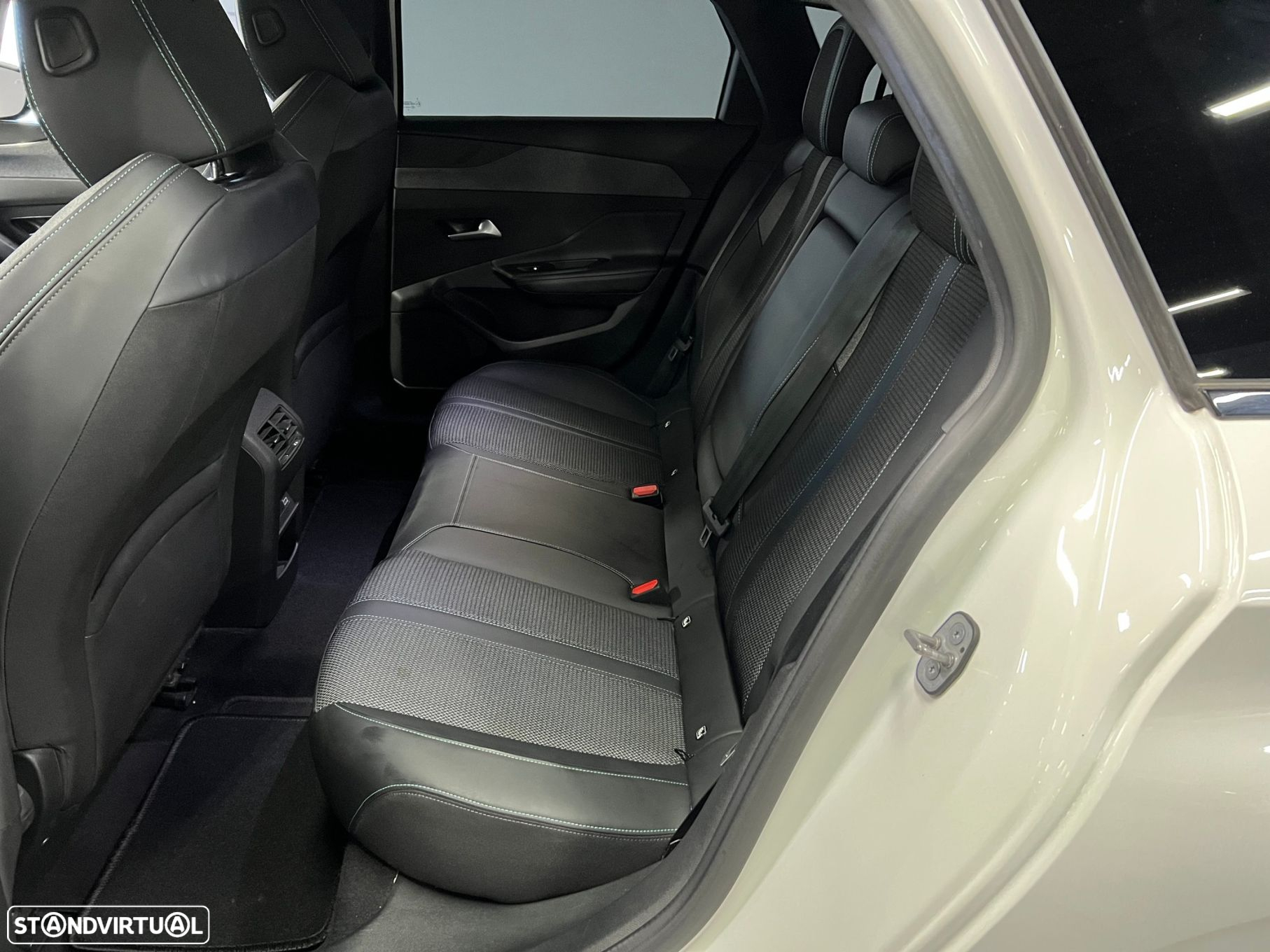 Peugeot 308 SW 1.5 BlueHDi Allure Pack EAT8 - 19