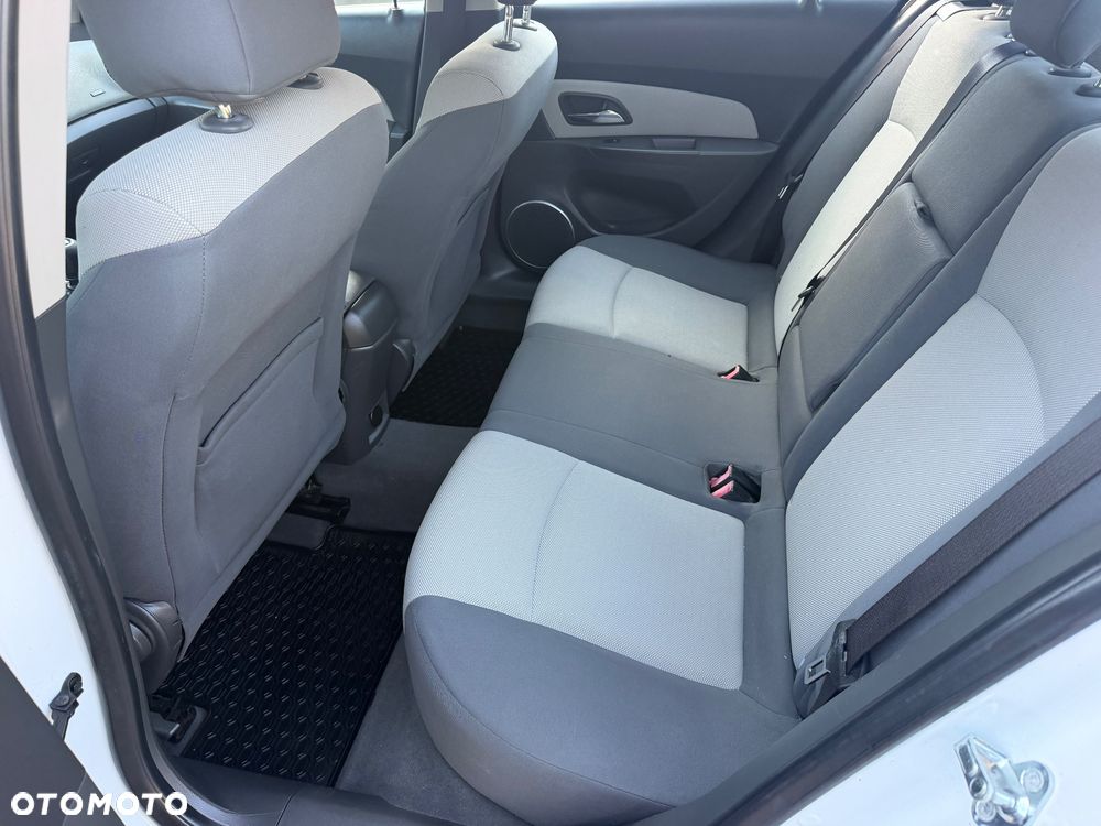 Chevrolet Cruze 1.6 - 23