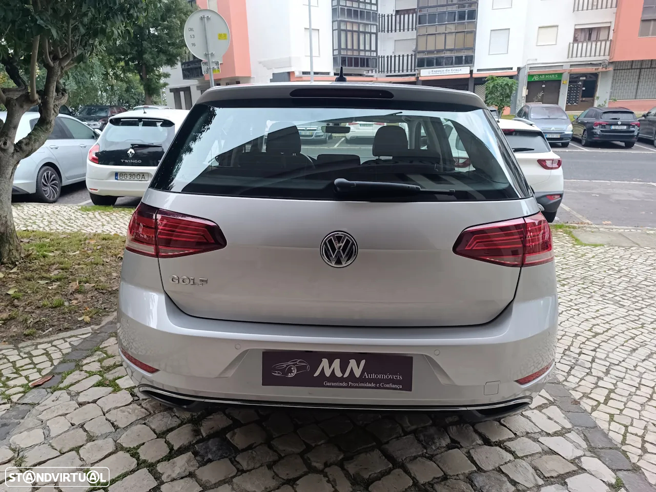 VW Golf 1.6 TDI Confortline - 6