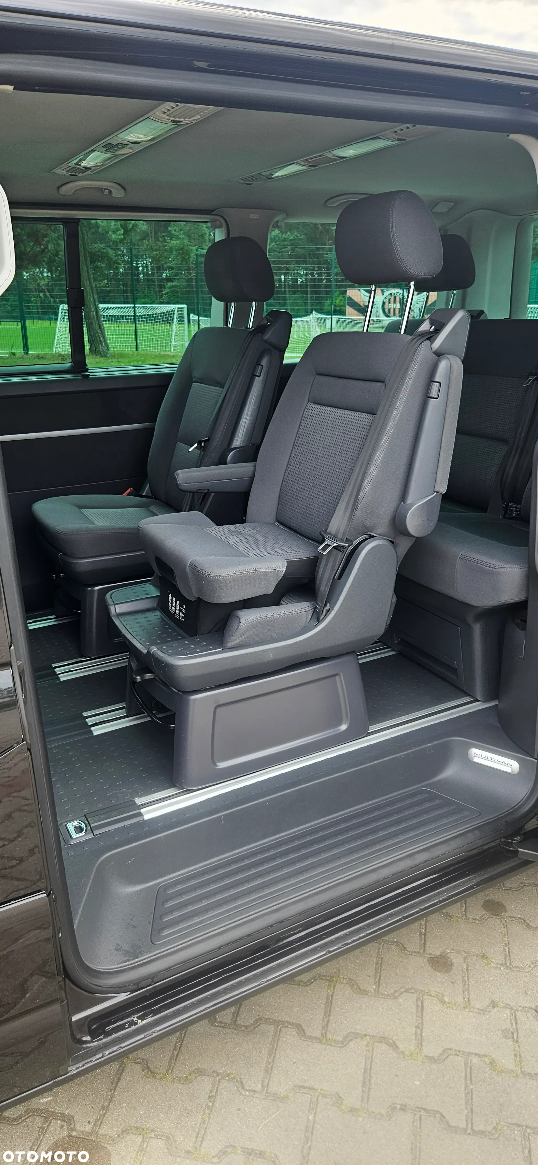 Volkswagen Multivan - 8