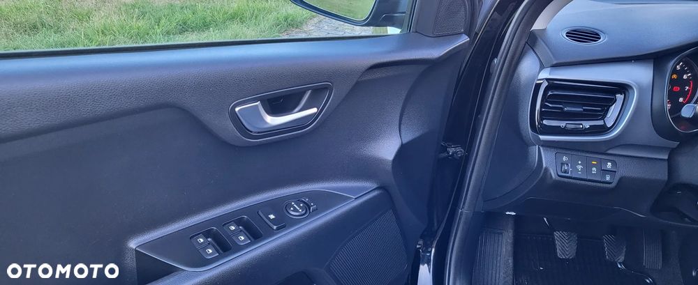 Kia Stonic - 10