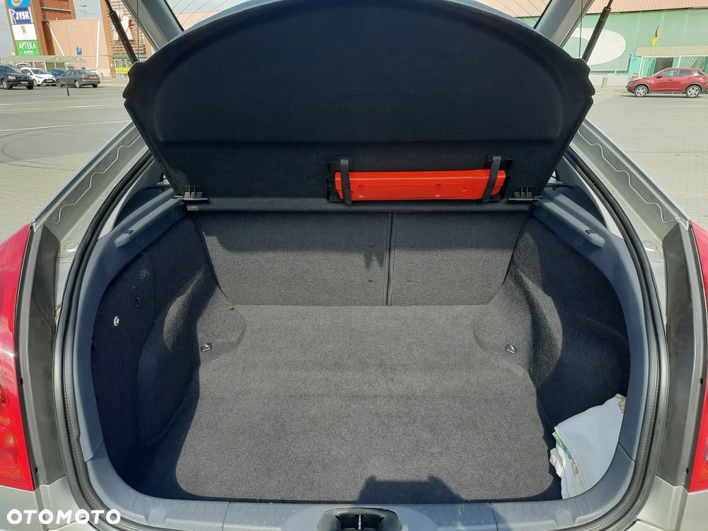 Nissan Primera Traveller 1.8 visia - 27