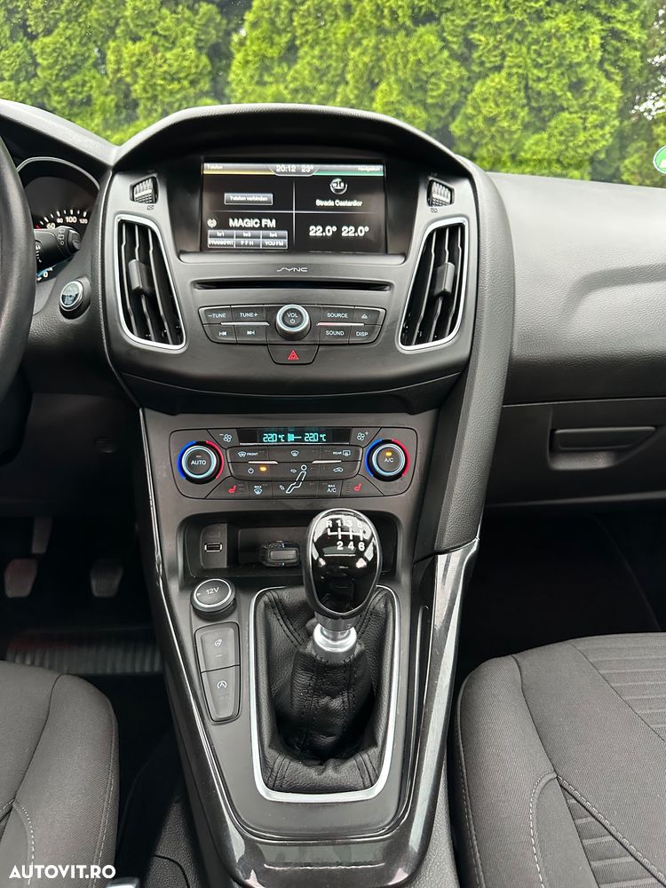 Ford Focus 1.5 EcoBoost Titanium - 6