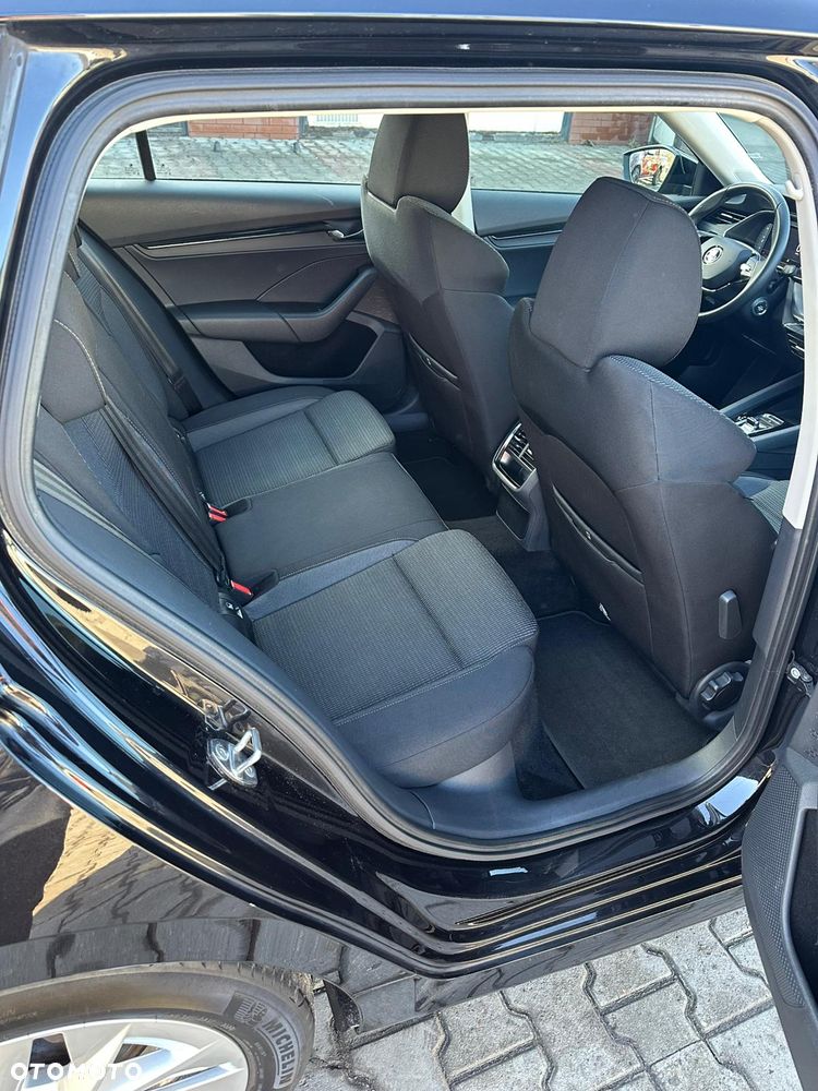 Skoda Octavia 2.0 TDI DSG First Edition - 8