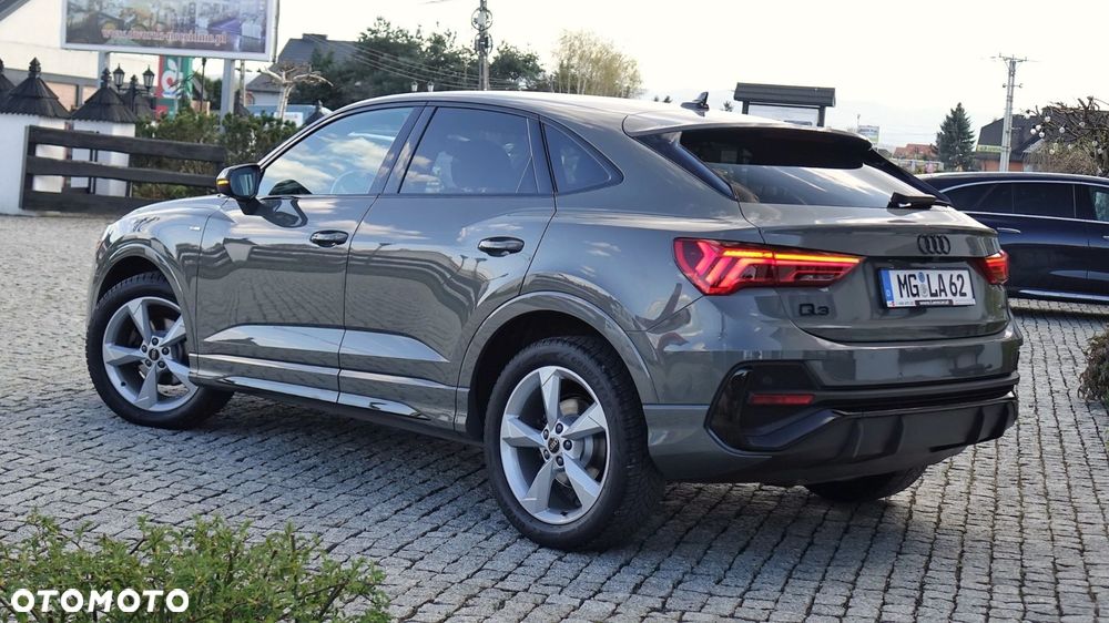 Audi Q3 Sportback - 4