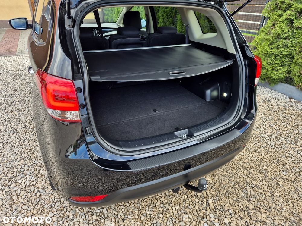 Kia Carens 1.6 GDI Fifa World Cup Edition - 18