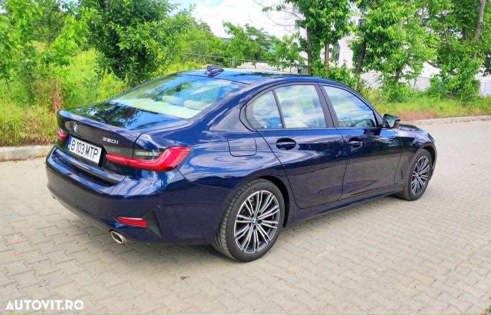BMW Seria 3 320i Aut. Luxury Line - 9
