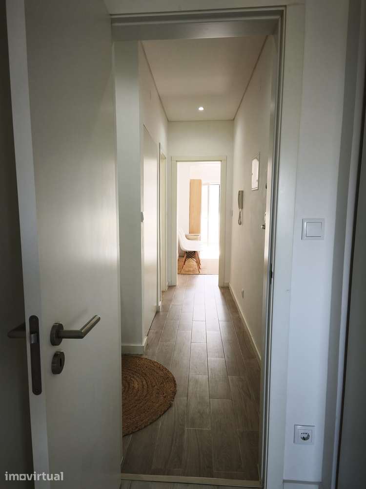 Apartamento T2 em rua Teresa de Saldanha - Grande imagem: 2/15