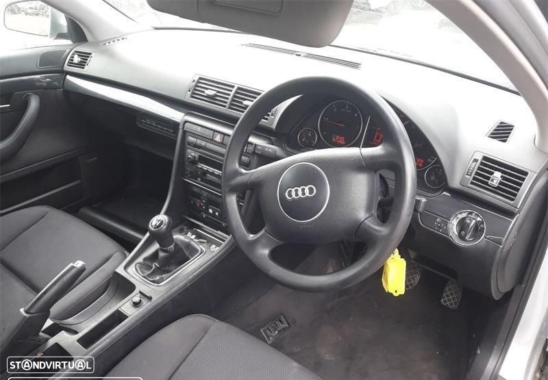 Audi A4 B6 1.9 TDI de 2001 disponível para peças FRENTE VENDIDA - 9