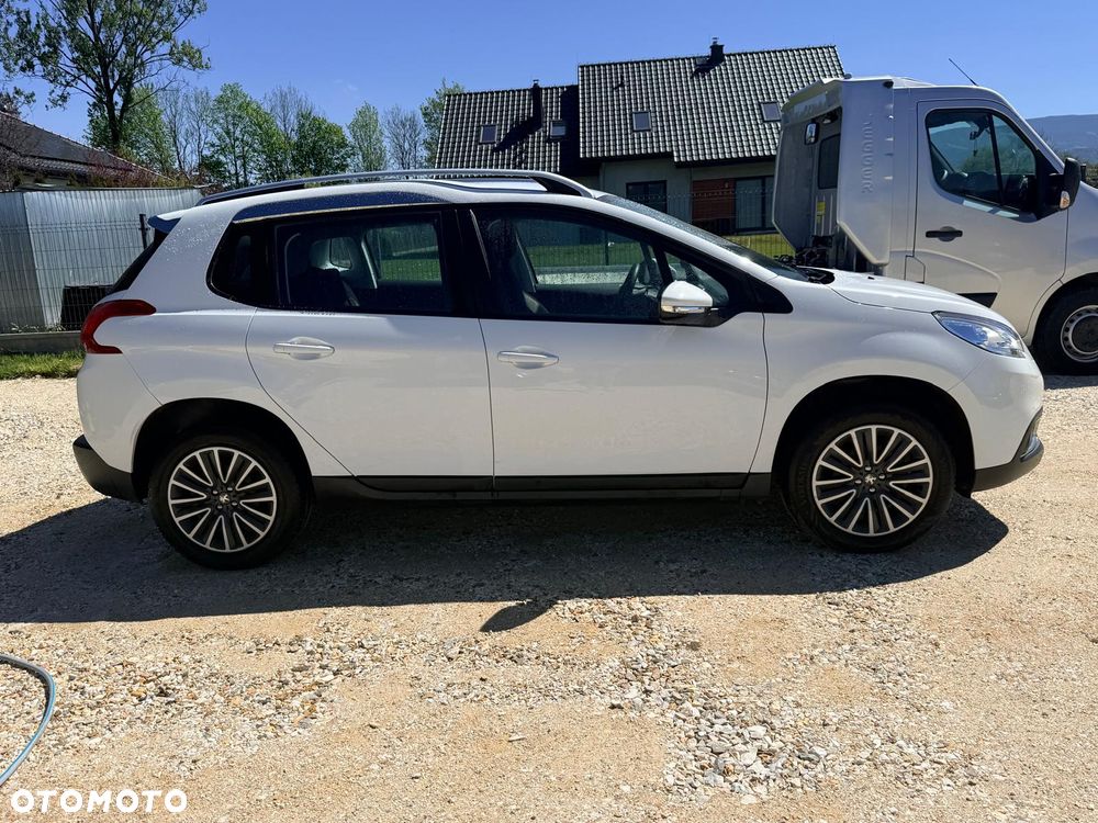 Peugeot 2008 1.2 VTi Allure - 4