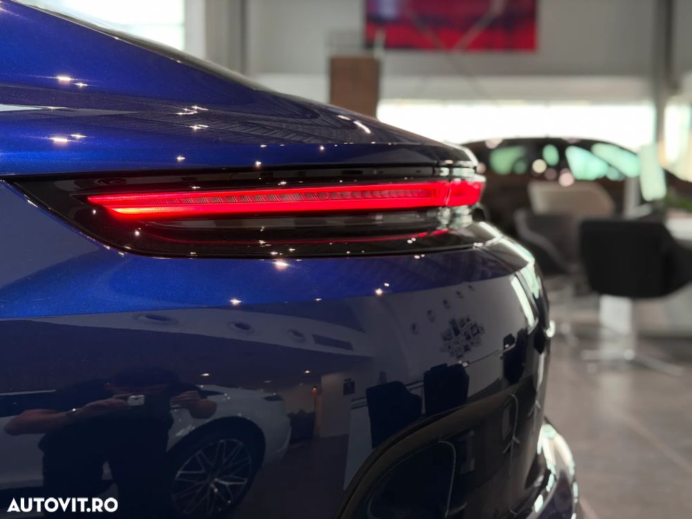 Porsche Panamera 4 E-Hybrid - 12