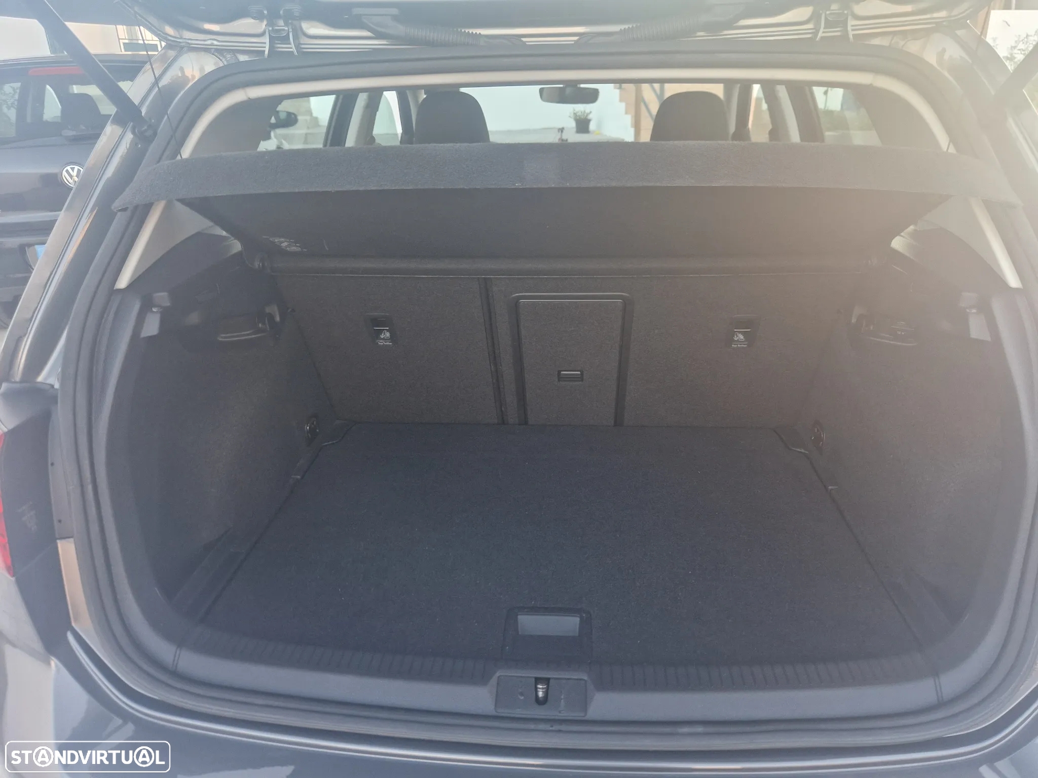 VW Golf 1.6 TDI Confortline - 6