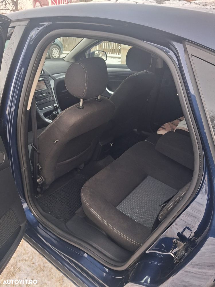 Ford Mondeo - 7