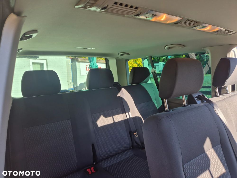 Volkswagen Caravelle - 29