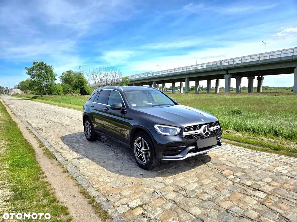 Mercedes-Benz GLC 300 e 4-Matic Business Edition - 1