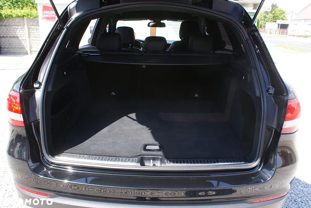 Mercedes-Benz GLC 250 d 4Matic 9G-TRONIC Exclusive - 24