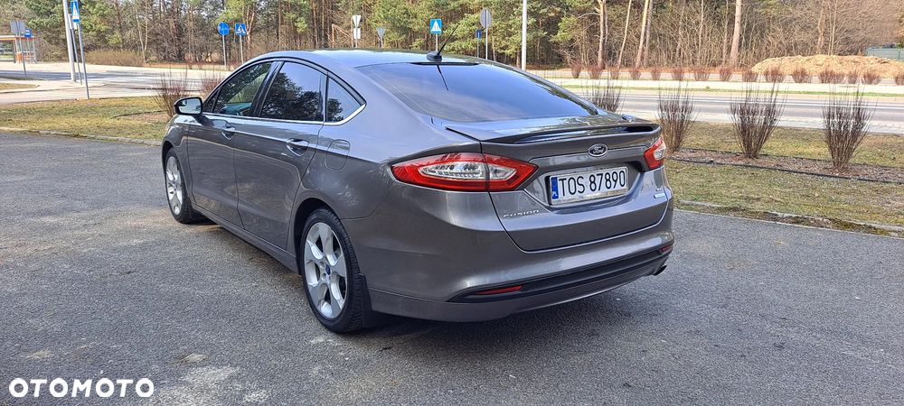 Ford Fusion - 4