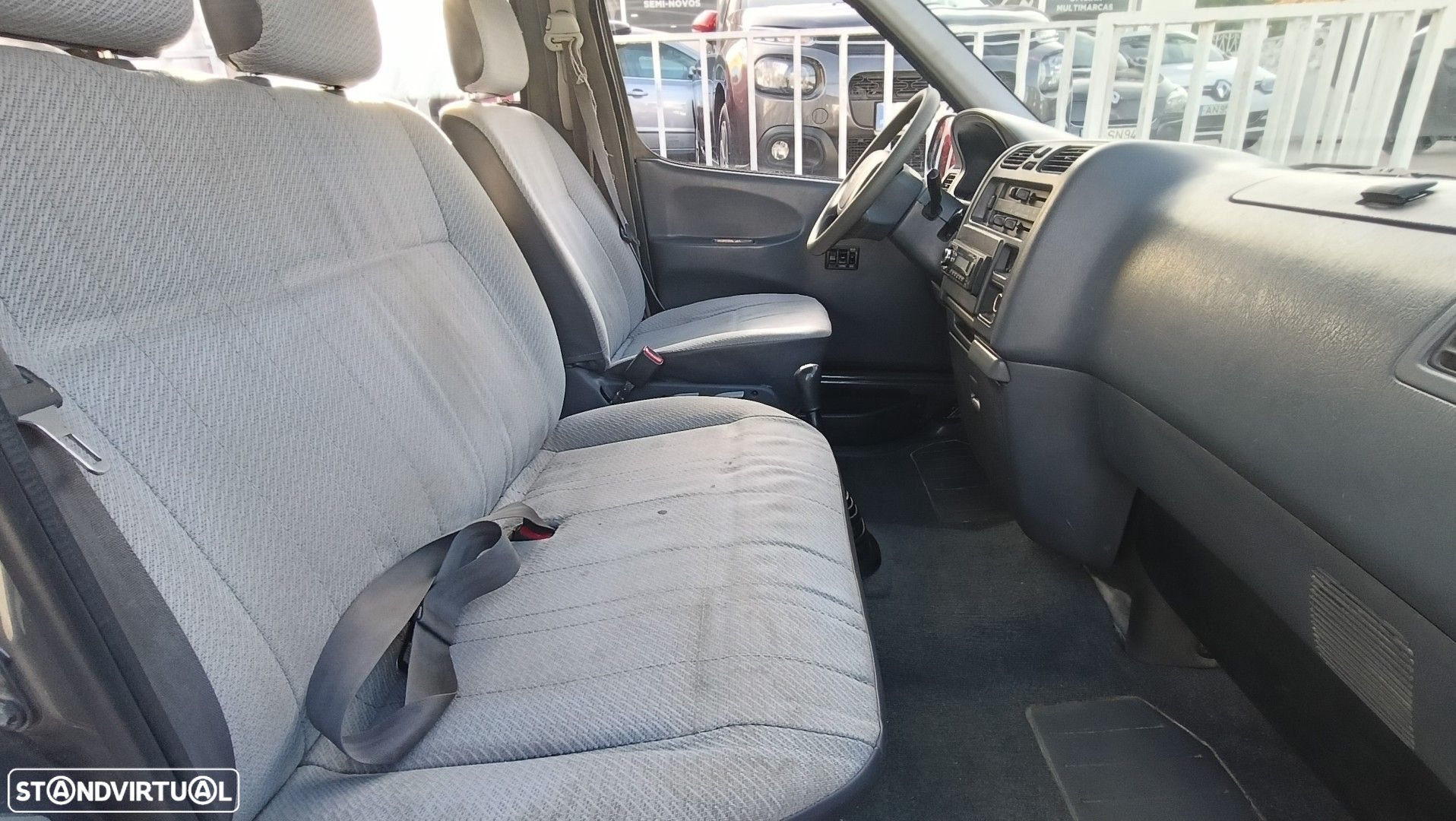 Toyota HiAce - 6