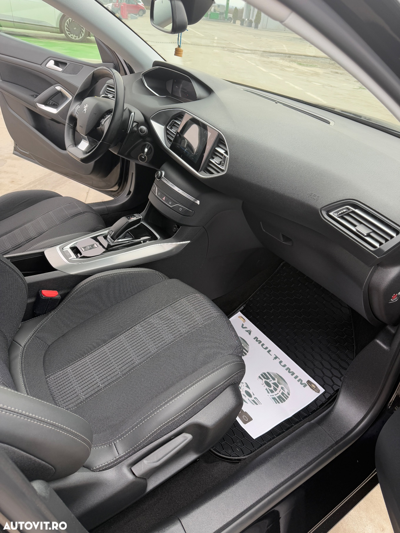 Peugeot 308 1.5L BlueHDI 130 S&S EAT8 Style - 12