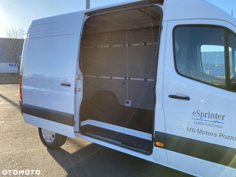 Mercedes-Benz eSprinter - 18