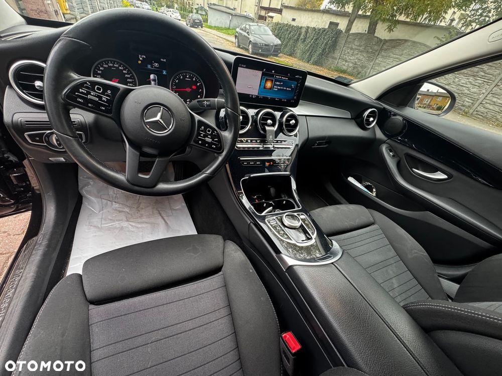 Mercedes-Benz Klasa C 180 9G-TRONIC - 16