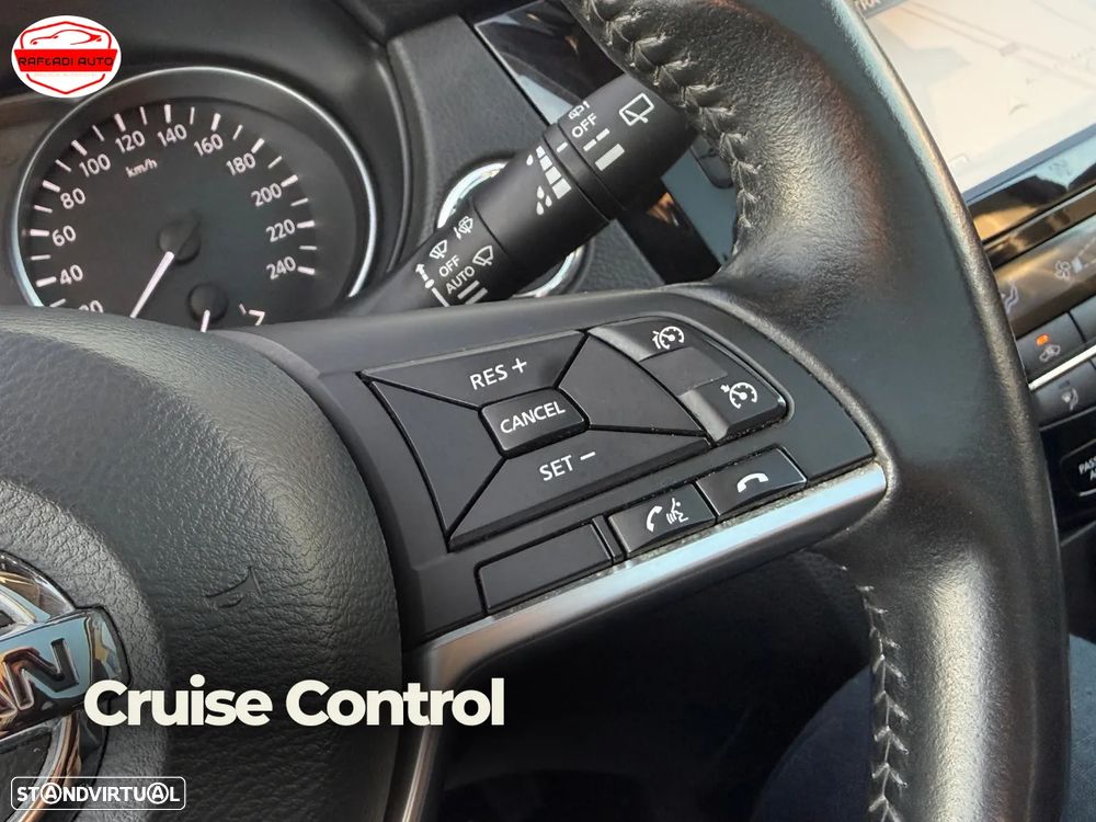 Nissan Qashqai 1.6 dCi N-Connecta Led Xtronic - 24