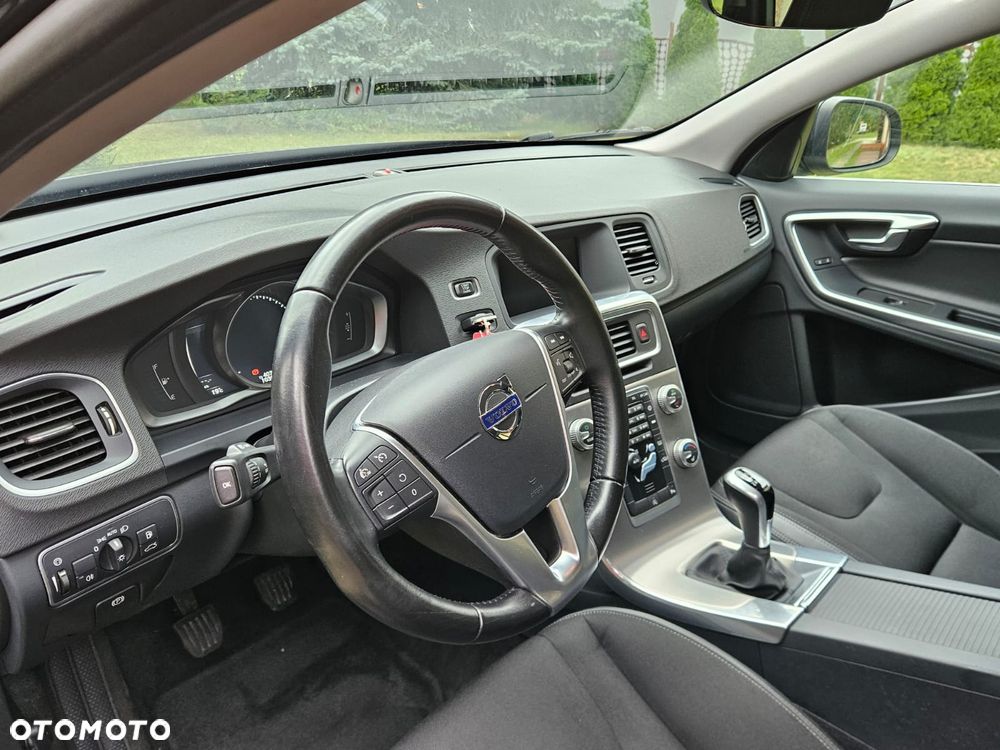 Volvo V60 T3 Momentum - 15