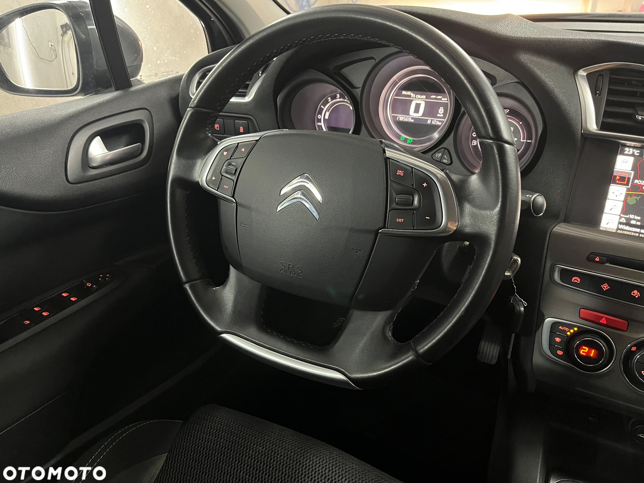 Citroën C4 e-HDi 115 Selection - 24