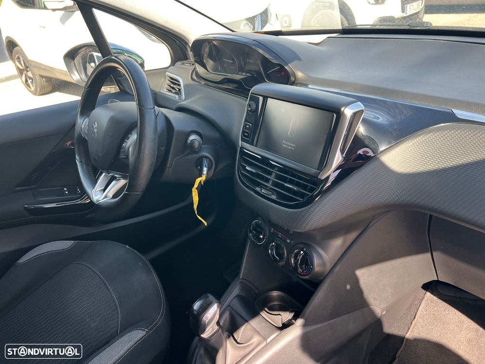 Peugeot 208 1.2 PureTech Style - 15